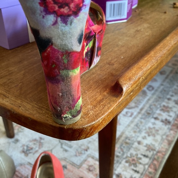 Call It Spring Chunky 90s Floral Wedge Platform Sandals - Picture 10 of 11